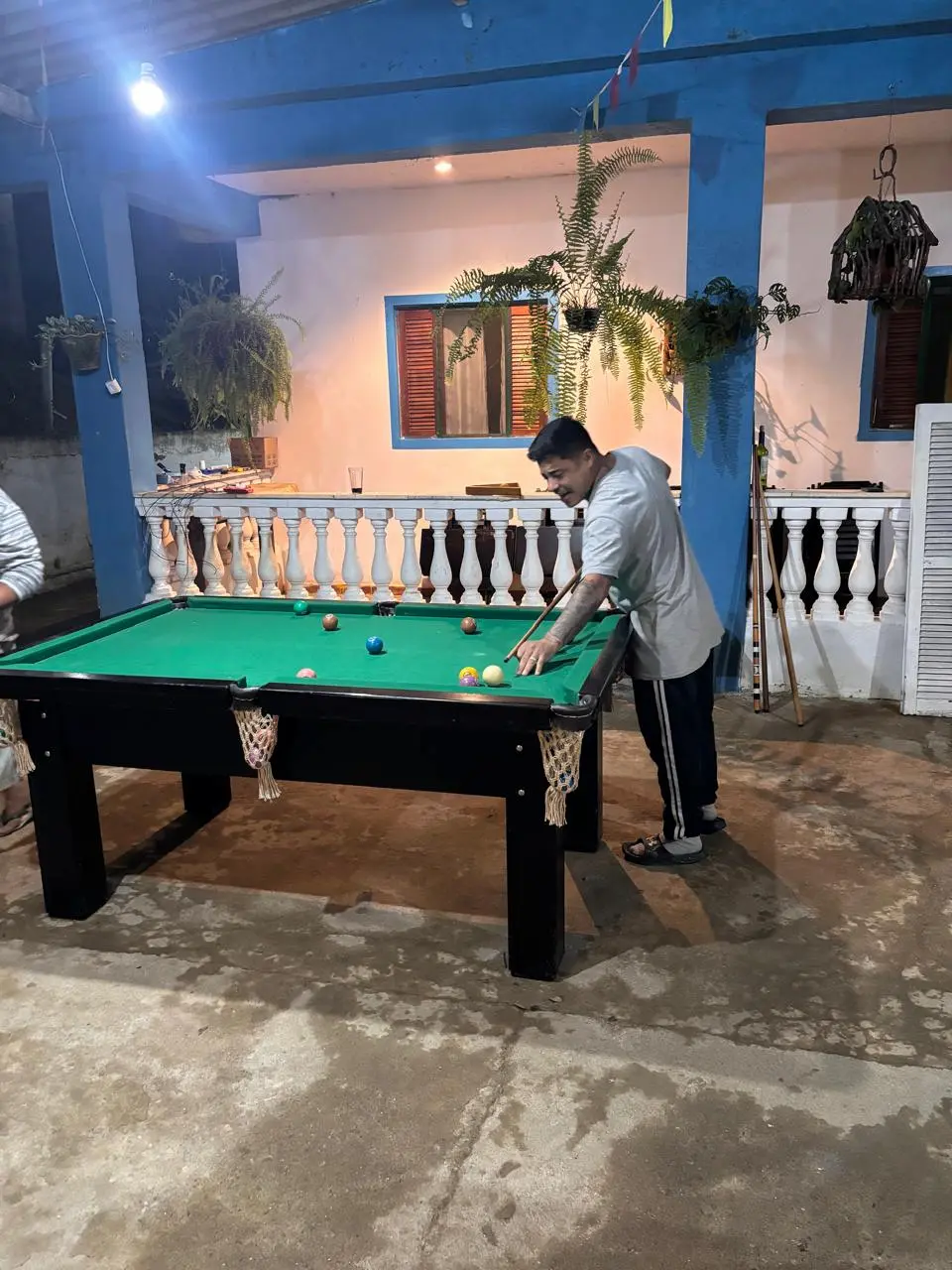 Espaço de lazer com mesa de sinuca